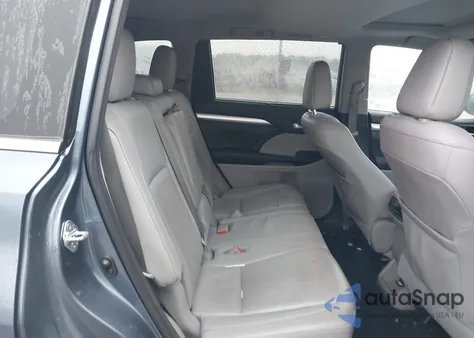 2018 Toyota Highlander Xle из США, поврежденный, VIN 5TDJZRFH7JS823714